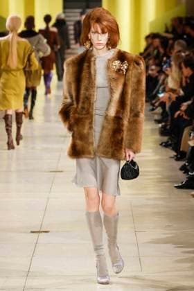 Défilé Miu Miu Collection Prêt à Porter Automne Hiver 2025 2026 lors de la Fashion Week de Paris PFW Défilé Miu Miu Collection Prêt à Porter Automne Hiver 2025 2026 lors de la Fashion Week de Paris, le 11 mars 2025 Miu Miu Fashion Show Ready to Wear Collection Fall Winter 2025 2026 at Paris Fashion Week, on March 11th, 2025 Paris France  Copyright: xAgencex xBestimagexAgencex xBestimagex
