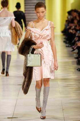 Défilé Miu Miu Collection Prêt à Porter Automne Hiver 2025 2026 lors de la Fashion Week de Paris PFW Défilé Miu Miu Collection Prêt à Porter Automne Hiver 2025 2026 lors de la Fashion Week de Paris, le 11 mars 2025 Miu Miu Fashion Show Ready to Wear Collection Fall Winter 2025 2026 at Paris Fashion Week, on March 11th, 2025 Paris France  Copyright: xAgencex xBestimagexAgencex xBestimagex