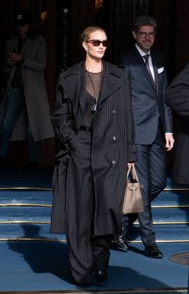 Entertainment Themen der Woche KW11 Entertainment Bilder des Tages PFW - Rosie Huntington-Whiteley Leaves Her Hotel Rosie Huntington-Whiteley leaves her hotel in Paris, France on March 12, 2025, during Paris Fashion Week. Photo by Florian Poitout ABACAPRESS.COM Paris France  Copyright: xPoitoutxFlorian ABACAx