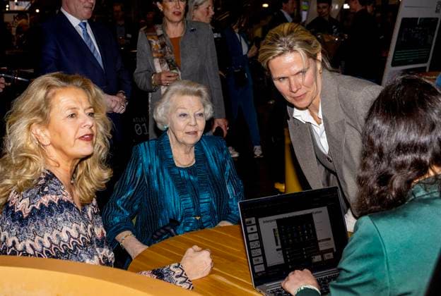 12-03-2025 The Hague Princess Beatrix and Princess Mabel attend the presentation of the 11st Prince Friso Engineering Award in the auditorium of The Hague University of Applied Sciences in The Hague. Â  Copyright: xPPEx