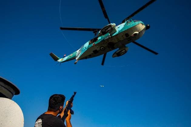 Golf von Oman, Gemeinsames Marinemanöver von Iran, Russland und China March 12, 2025, Gulf Of Oman, Indian Ocean, Iran: Soldiers are carrying out operations during joint military exercises conducted by Iran, Russia, and China in the Gulf of Oman. The three countries will participate in a three-day naval drill in the Gulf of Oman and the Indian Ocean. This week, the navies of Iran, Russia, and China are conducting military exercises off the coast of Iran to enhance their cooperation. Gulf Of Oman Iran - ZUMAi98_ 20250312_zih_i98_030 Copyright: xIranianxArmyxOfficex