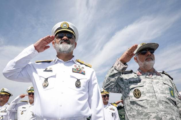 Golf von Oman, Gemeinsames Marinemanöver von Iran, Russland und China March 12, 2025, Gulf Of Oman, Indian Ocean, Iran: local officials and navy personnel attending joint military exercises conducted by Iran, Russia, and China in the Gulf of Oman. The three countries will participate in a three-day naval drill in the Gulf of Oman and the Indian Ocean. This week, the navies of Iran, Russia, and China are conducting military exercises off the coast of Iran to enhance their cooperation. Gulf Of Oman Iran - ZUMAi98_ 20250312_zih_i98_070 Copyright: xIranianxArmyxOfficex