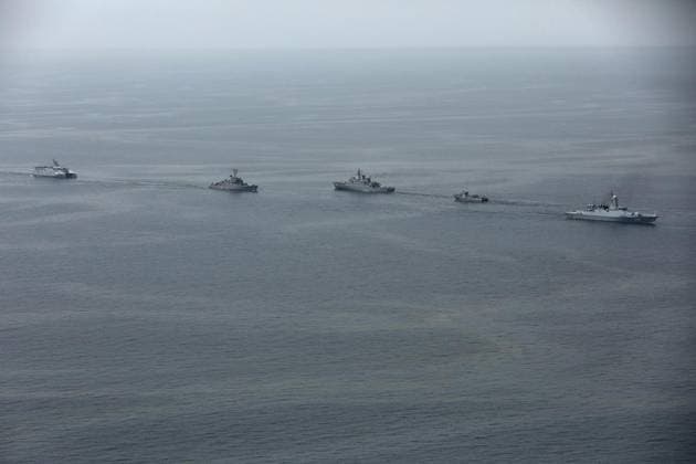 Golf von Oman, Gemeinsames Marinemanöver von Iran, Russland und China March 12, 2025, Gulf Of Oman, Indian Ocean, Iran: Navy ships engage in military exercises during joint drills conducted by Iran, Russia, and China in the Gulf of Oman. The three countries will be participating in a three-day naval exercise in the Gulf of Oman and the Indian Ocean. This week, the navies of Iran, Russia, and China are conducting military drills off the coast of Iran to enhance their cooperation. Gulf Of Oman Iran - ZUMAi98_ 20250312_zih_i98_081 Copyright: xIranianxArmyxOfficex
