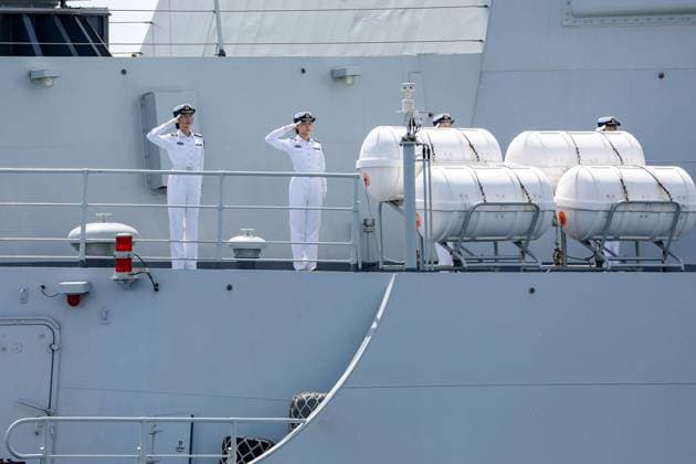 Golf von Oman, Gemeinsames Marinemanöver von Iran, Russland und China March 12, 2025, Gulf Of Oman, Indian Ocean, Iran: Navy ships engage in military exercises during joint drills conducted by Iran, Russia, and China in the Gulf of Oman. The three countries will be participating in a three-day naval exercise in the Gulf of Oman and the Indian Ocean. This week, the navies of Iran, Russia, and China are conducting military drills off the coast of Iran to enhance their cooperation. Gulf Of Oman Iran - ZUMAi98_ 20250312_zih_i98_098 Copyright: xIranianxArmyxOfficex