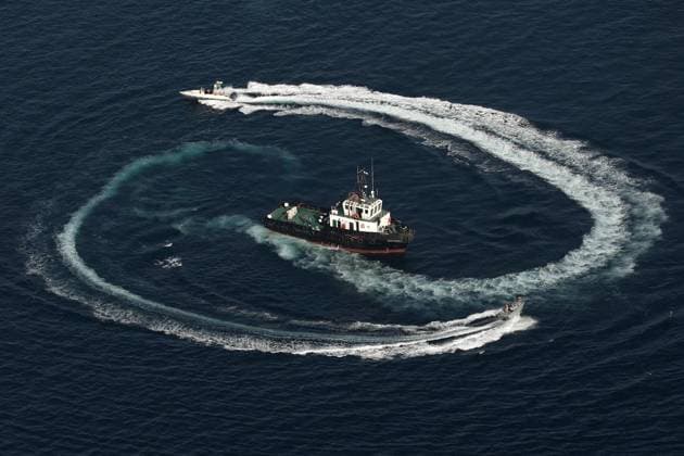 Golf von Oman, Gemeinsames Marinemanöver von Iran, Russland und China March 12, 2025, Gulf Of Oman, Indian Ocean, Iran: Navy ships and vessels engage in military exercises during joint drills conducted by Iran, Russia, and China in the Gulf of Oman. The three countries will be participating in a three-day naval exercise in the Gulf of Oman and the Indian Ocean. This week, the navies of Iran, Russia, and China are conducting military drills off the coast of Iran to enhance their cooperation. Gulf Of Oman Iran - ZUMAi98_ 20250312_zih_i98_128 Copyright: xIranianxArmyxOfficex