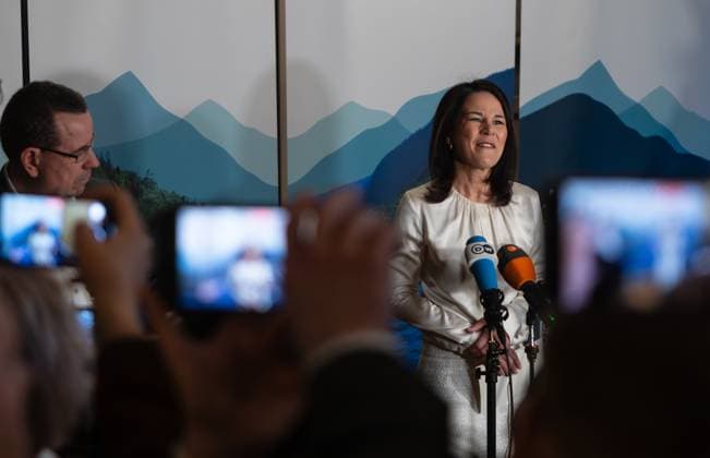 Kanada, Treffen der G7-Außenminister in Charlevoix March 13, 2025, La Malbaie, Pq, Canada: Germany Foreign Minister Annalena Baerbock speaks to the media at the G7 Foreign Ministers meeting in La Malbaie, Que. on Thursday, March 13, 2025. La Malbaie Canada  - ZUMAc35_ 20250313_zaf_c35_003 Copyright: xFrancisxVachonx