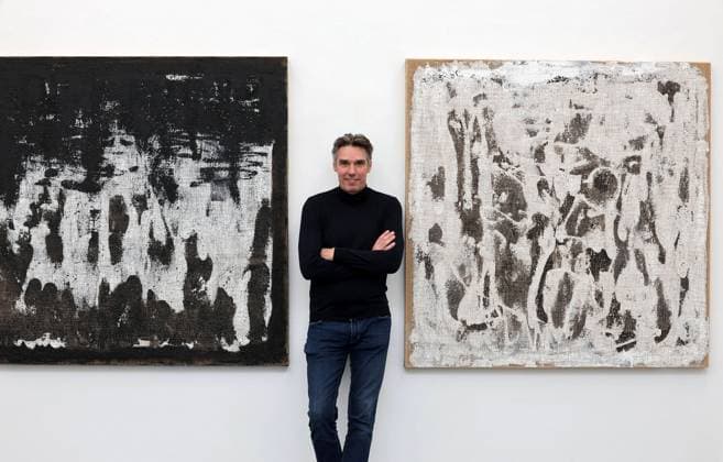 Bilder des Jahres 2025, Entertainment 03 März Entertainment Themen der Woche KW11 Entertainment Bilder des Tages Michael Stich bei seiner Jenseits von Farben - Die Faszination von Schwarz und Weiss Vernissage am 13.03.2025 in der Ketterer Kunst Dependance in Koeln Michael Stich Ausstellungs-Eroeffnung in Koeln *** Michael Stich at his Jenseits von Farben Die Faszination von Schwarz und Weiss vernissage on 13 03 2025 at the Ketterer Kunst Dependance in Cologne Michael Stich exhibition opening in Cologne 