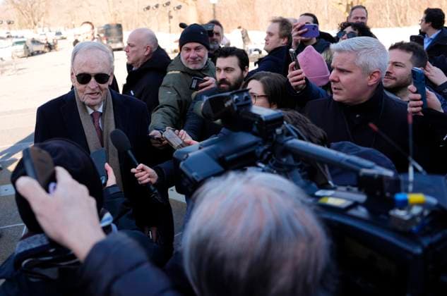 March 14, 2025, Ottawa, On, Canada: Former Liberal prime minister Jean Chretien talks to media as he arrives at a swearing in ceremony at Rideau Hall in Ottawa on Friday, March 14, 2025. Ottawa Canada  - ZUMAc35_ 20250314_zaf_c35_054 Copyright: xJustinxTangx