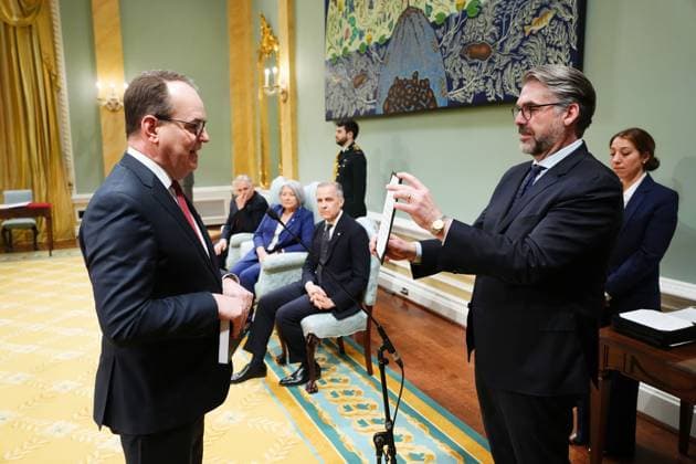 March 14, 2025, Ottawa, On, Canada: Steven MacKinnon is sworn in as the Minister of Jobs and Families during a swearing in ceremony at Rideau Hall in Ottawa on Friday, March 14, 2025. Ottawa Canada  - ZUMAc35_ 20250314_zaf_c35_091 Copyright: xSeanxKilpatrickx