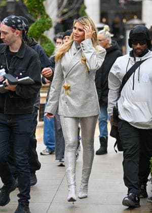 Heidi Klum is seen on the set of Germany s Next Topmodel in Los Angeles Featuring: Heidi Klum Where: Los Angeles, California, United States When: 14 Mar 2025 Credit: BauerGriffin INSTARimages EDITORIAL USE ONLY. NOT FOR USE BY NEWSPAPERS BASED IN THE UK. Copyright: xPGx instar54602960