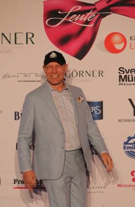15 03 2025 Neu Isenburg, Hotel Hilton Clothes make the man Benefit Gala Fashion show Celebrities on the catwalk Ex boxer Axel Schulz DFL DFB REGULATIONS PROHIBIT ANY USE OF PHOTOGRAPHS AS IMAGE SEQUENCES AND OR QUASI VIDEO HP