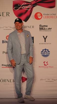 15 03 2025 Neu Isenburg, Hotel Hilton Clothes make the man Benefit Gala Fashion show Celebrities on the catwalk Ex boxer Axel Schulz DFL DFB REGULATIONS PROHIBIT ANY USE OF PHOTOGRAPHS AS IMAGE SEQUENCES AND OR QUASI VIDEO HP