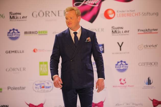 15 03 2025 Neu Isenburg, Hotel Hilton Clothes make the man Benefit Gal Fashion show Celebrities on the catwalk Painter, artist Leon Löwentraut DFL DFB REGULATIONS PROHIBIT ANY USE OF PHOTOGRAPHS AS IMAGE SEQUENCES AND OR QUASI VIDEO HP