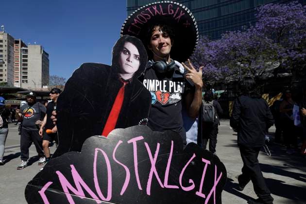 Emo March In Mexico City A person poses during an emo march that starts from the Palace of Fine Arts to the Glorieta de Insurgentes in Mexico City, Mexico, on March 15, 2025, to remember the fight that takes place in 2008 between groups of Emos and Punks in that place and ends in a peaceful way with the fortuitous arrival of a group of people of consciousness of Krishna. Mexico City Mexico City Mexico  Copyright: xGerardoxVieyrax originalFilename: vieyra-notitle250315_npJ5m.jpg