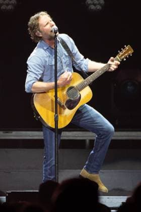 Dierks Bentley headlines Country 2 Country Music Festival 2025, Saturday - O2 Arena, London, UK please note photos are strictly for editorial purposes only American singer-songwriter Dierks Bentley headlines the Country 2 Country (C2C) Music Festival - O2 Arena, London, England, UK on Saturday 15 March 2025., Credit:Justin Ng Avalon UK, England, London, O2 Arena  Copyright: xJustinxNgx xAvalonx 0976155655