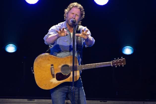 Dierks Bentley headlines Country 2 Country Music Festival 2025, Saturday - O2 Arena, London, UK please note photos are strictly for editorial purposes only American singer-songwriter Dierks Bentley headlines the Country 2 Country (C2C) Music Festival - O2 Arena, London, England, UK on Saturday 15 March 2025., Credit:Justin Ng Avalon UK, England, London, O2 Arena  Copyright: xJustinxNgx xAvalonx 0976155679