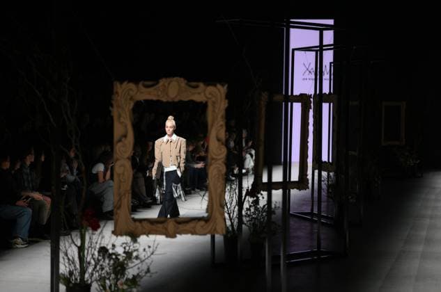 Entertainment Bilder des Tages Russia Moscow Fashion Week 8880316 16.03.2025 A model presents a creation by the brand XAKAMA during the 4th Moscow Fashion Week at the Manege Central Exhibition Hall in Moscow, Russia. Grigory Sysoev Sputnik Moscow Russia  Copyright: xGrigoryxSysoevx