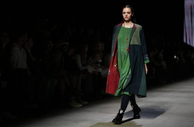 Russia Moscow Fashion Week 8880327 16.03.2025 A model presents a creation by Indian brand CoEK - Khadi during the 4th Moscow Fashion Week at the Manege Central Exhibition Hall in Moscow, Russia. Grigory Sysoev Sputnik Moscow Russia  Copyright: xGrigoryxSysoevx