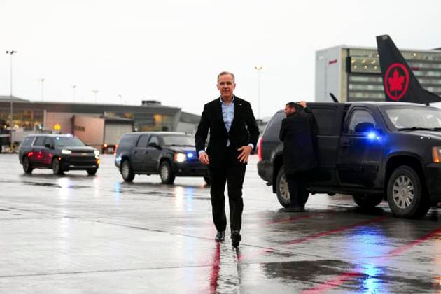 March 16, 2025, Montreal, Quebec, Canada: Prime Minister Mark Carney arrives at the airport in Montreal, on route to Paris, France on Sunday, March 16, 2025. Montreal Canada  - ZUMAc35_ 20250316_zaf_c35_070 Copyright: xSeanxKilpatrickx
