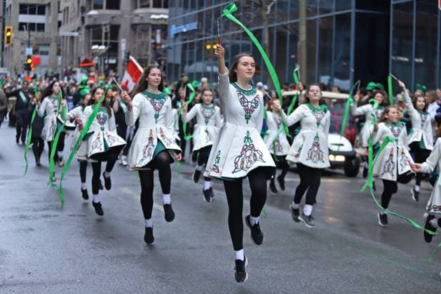 200th St. Patrick s Day Celebration Parade Girls taking part during the parade for the 200th edition of St. Patrick s Day, that commemorated the Irish heritage present in Montreal since the late 17th century. on March 16, 2025 in Montreal, Canada. (Photo by Horacio Zamora Rios Eyepix Group) Copyright: xHoracioxZamoraxRios xEyepixxGroupx HZ_16032025_147423