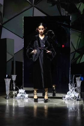 March 16, 2025, Los Angeles, California, USA: The Garden of Forking Paths Spring Fashion Show by SELENEE at the Neue House in Los Angeles, California on March 16, 2025. Los Angeles USA - ZUMAw213 20250316_zep_w213_049 Copyright: xClutchxPocketsxWamblix