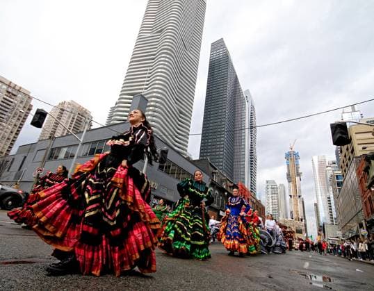 St. Patrick s Day Parade In Downtown Toronto, Canada, On March 16, 2025. Participants dance along Yonge Street during the St. Patrick s Day parade in Toronto, Canada, on March 16, 2025. Toronto Canada  Copyright: xMikexCampbellx originalFilename: campbell-notitle250317_npXzT.jpg