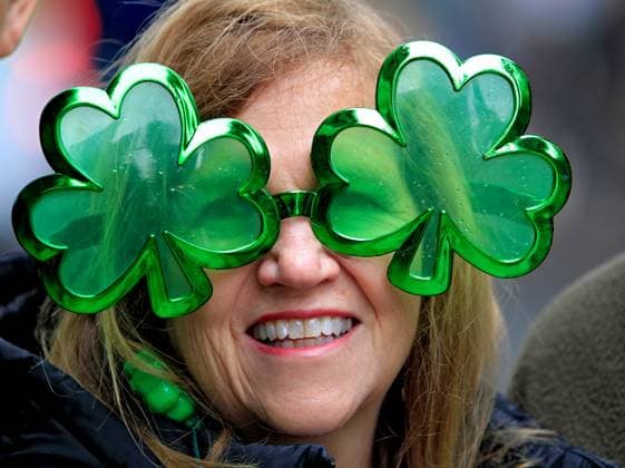 St. Patrick s Day Parade In Downtown Toronto, Canada, On March 16, 2025. A spectator wears festive glasses while watching the St. Patrick s Day parade in Toronto, Canada, on March 16, 2025. Toronto Canada  Copyright: xMikexCampbellx originalFilename: campbell-notitle250317_npzPS.jpg