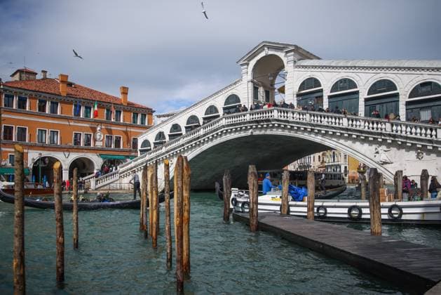 Venice, Italy Ponte di Rialto (The Rialto Bridge) on the Grand Canal in Venice, Italy on March 14th, 2025. Venice Italy  Copyright: xBeataxZawrzelx originalFilename: zawrzel-veniceit250314_npHyX.jpg