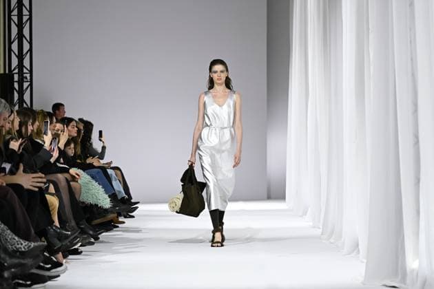 Russia Moscow Fashion Week 8881275 17.03.2025 A model presents a creation by the brand RUBAN during the 4th Moscow Fashion Week at the Four Seasons Hotel in Moscow, Russia. Pelagiya Tikhonova Sputnik Moscow Russia  Copyright: xPelagiyaxTikhonovax