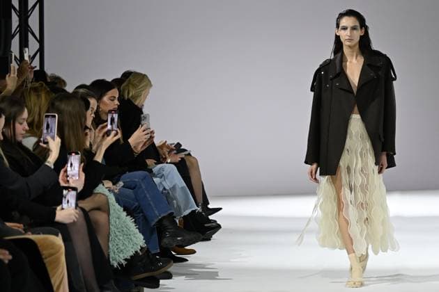 Russia Moscow Fashion Week 8881282 17.03.2025 A model presents a creation by the brand RUBAN during the 4th Moscow Fashion Week at the Four Seasons Hotel in Moscow, Russia. Pelagiya Tikhonova Sputnik Moscow Russia  Copyright: xPelagiyaxTikhonovax