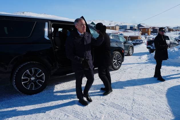 March 18, 2025, Iqaluit, Nunavut, Canada: Prime Minister Mark Carney Nunavut arrives at the Nunavut Commissioner s official residence in Iqaluit, Nunavut, on Tuesday, March 18, 2025. Iqaluit Canada  - ZUMAc35_ 20250318_zaf_c35_011 Copyright: xSeanxKilpatrickx