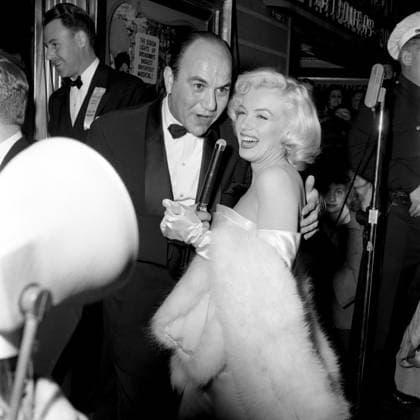 RECORD DATE NOT STATED Marilyn Monroe 1953 in Los Angeles, California: American Actress model and singer MARILYN MONROE laughs while arriving for a black tie Hollywood event wearing glamorous strapless dress and furs. Famous for playing comedic blonde bombshell charactersshe became one of the most popular sex symbols of the 1950s and early 1960s and was emblematic of the era s sexual revolution. Copyright: x1953,entertainment,film,Hollywood,MarilynxMonroe,movies,vintage,classic,classicxHollywood,1950 s,vintagexHollywood,GoldenxAgexofxHollywood,x