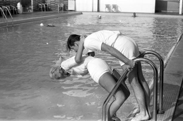 RECORD DATE NOT STATED Golden Age of Hollywood: Frank Feltrop Tennis Club Circa 1965, Palm Desert, California, USA: Model actress actor celebrity couple spend time together and enjoy at the tennis courts and swimming pool at Frank Feltrop Tennis Club. (Credit Image: ï¿½ Frank Worth ZUMA Wire)