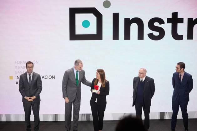 The King presents the eighth edition of the National SME of the Year Award King Felipe VI, presents the award to the winners during the eighth edition of the National SME of the Year Award organized by the Spanish Chamber of Commerce and Banco Santander, at the headquarters of Santander Spain, on March 20, 2025, in Madrid Spain The award recognizes the work of small and medium enterprises as generators of wealth and creators of employment in the performance of their daily work 20 MARCH 2025 Jesús Hellí Espana  Copyright: xJesusxHellinx 6592477