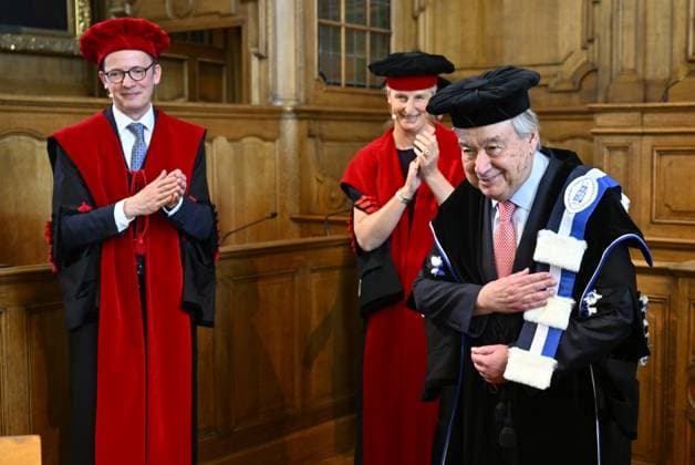 Bilder des Jahres 2025, News 03 März News Themen der Woche KW12 News Bilder des Tages KU Leuven rector Luc Sels, UCLouvain rector Francoise Smets and UN General secretary Antonio Guterres pictured during a ceremony for the Doctor Honoris Causa honorary degrees of the UCL (Universite Catholique de Louvain) and KUL (Katholieke Universiteit Leuven) universities to the United Nations for their commitment to peace, Friday 21 March 2025 in Leuven. KU Leuven and UCLouvain will jointly award an honorary doctorate to the United Nations. Secretary General Guterres will accept the award on behalf of the organization founded in 1945. This exceptional honorary doctorate will be awarded as part of the sister universities 600th anniversary celebrations.  ERICxLALMAND 115362696