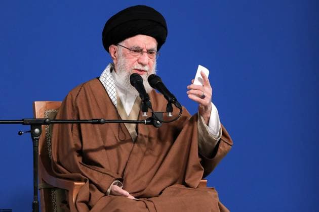 News Themen der Woche KW12 News Bilder des Tages March 21, 2025, Tehran, Iran: Iranian Supreme Leader, Ayatollah ALI KHAMENEI, addresses the crowd and officials during his annual Nowruz (Persian New Year) speech in Tehran. On March 21, Iran s supreme leader stated that US threats against his country would get them nowhere, following US President Donald Trump s warning of possible military action against the Islamic Republic. Tehran Iran - ZUMAi98_ 20250321_zih_i98_038 Copyright: xIranianxSupremexLeader SxOfficex