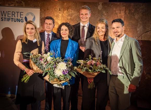 Bilder des Jahres 2025, News 03 März News Themen der Woche KW12 News Bilder des Tages 0.03..225 xesx Frankfurt am Main, Paulskirche Werte-Gala 2025 Verlehung der Werte-Preise Preisträger Oliver Zeidler in der Kategorie Leistung, Anna-Lena von Hodenberg in der Kategorie Demokratie und Felix Neureuther in der Kategorie Verantwortung. *** 0 03 225 xesx Frankfurt am Main, Paulskirche Werte Gala 2025 Verlehung der Werte Awards Winners Oliver Zeidler in the Performance category, Anna Lena von Hodenberg in the Democracy category and Felix Neureuther in the Responsibility category ES
