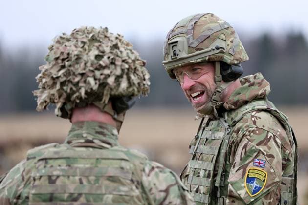 Entertainment Themen der Woche KW12 The Prince of Wales Visits Estonia - Day Two TALLINN, ESTONIA - MARCH 21: Prince William, Prince of Wales laughs during some field training after the official handover ceremony between The Royal Dragoon Guards and the Mercian Regiment to highlight a transfer of authority at Tapa camp on March 21, 2025 in Tallinn, Estonia. During The Prince of Wales visit to Estonia he will meet with the Mercian Regiment, support NATO s eastern flank, and explore Estonia s response to the Ukraine conflict and advancements in renewable energy and technology., Credit:Chris Jackson Avalon Estonia, Harjumaa, Tallinn  Copyright: xChrisxJacksonx xAvalonx 0977764163