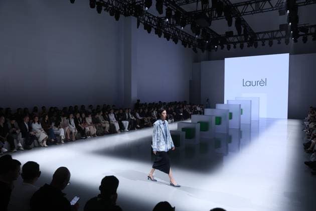 China Fashion Week in Peking, Laurel Modenschau BEIJING, CHINA - MARCH 21: A model walks the runway at the Laurel Collection show on day 2 of China Fashion Week A W2025 at Today Art Museum on March 21, 2025 in Beijing, China.  Copyright: xChinaxNewsxServicex 111556418248