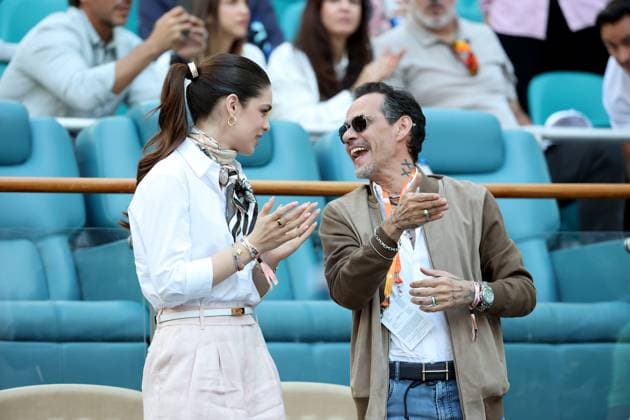 Entertainment Bilder des Tages MIAMI GARDENS, FLORIDA - MARCH 21: Marc Anthony and his wife Nadia Ferreira attend the game between Novak Djokovic of Serbia and Rinky Hijikata of Australia during Day 4 of the Miami Open at Hard Rock Stadium on March 21, 2025 in Miami Gardens, Florida. People: Marc Anthony, Nadia Ferreira Copyright: xhoo-mex xMediaPunchx