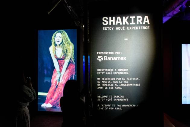 March 20, 2025, Mexico City, Ciudad de Mexico, Mexico: A person takes a tour during Colombian singer Shakira s exhibition, Estoy aquoÂ­ Experience as part of her The Las Mujeres Ya No Ya Lloran World Tour at Frontera 88. on March 20, 2025 in Mexico City, Mexico. Mexico City Mexico - ZUMAe321 20250320_zea_e321_042 Copyright: xRaulxCamposx