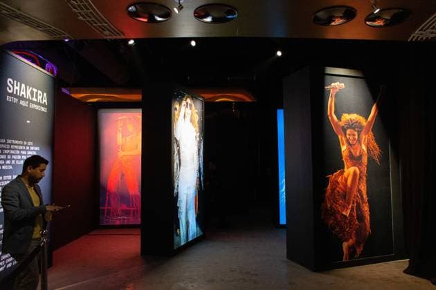 March 20, 2025, Mexico City, Ciudad de Mexico, Mexico: A person takes a tour during Colombian singer Shakira s exhibition, Estoy aquoÂ­ Experience as part of her The Las Mujeres Ya No Ya Lloran World Tour at Frontera 88. on March 20, 2025 in Mexico City, Mexico. Mexico City Mexico - ZUMAe321 20250320_zea_e321_045 Copyright: xRaulxCamposx
