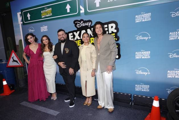 March 21, 2025, Mexico City, Ciudad de Mexico, Mexico: (L-R) Paulina Chavez, Eva Longoria, Marvin Lemus, Mabel Cadena, Cristo Ferno¡ndez attend the red carpet for Alexander and the Terrible, Horrible, No Good, Very Bad Road Trip film premiere at Sofitel Mexico City Reforma. on March 21, 2025 in Mexico City, Mexico. Mexico City Mexico - ZUMAe321 20250321_zea_e321_016 Copyright: xYamakxPereax