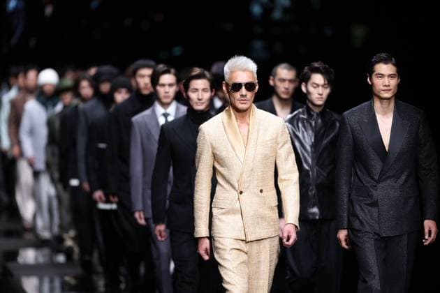 Entertainment Bilder des Tages BEIJING, CHINA - MARCH 22: Models walk the runway at the FIRS China Suits Trend Show on day 3 of China Fashion Week A W2025 at 798Â·751 PARK on March 22, 2025 in Beijing, China.  Copyright: xChinaxNewsxServicex 111556568819