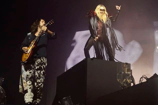 Bilder des Jahres 2025, Entertainment 03 März Entertainment Themen der Woche KW12 Entertainment Bilder des Tages Tom Kaulitz und Bill Kaulitz von Tokio Hotel live bei einem Konzert von The Tour 2025 in der Swiss Life Hall. Hannover, 22.03.2025 *** Tom Kaulitz and Bill Kaulitz from Tokio Hotel live at a concert of The Tour 2025 in the Swiss Life Hall Hannover, 22 03 2025 Foto:xU.xStammx xFuturexImagex tokio_5351