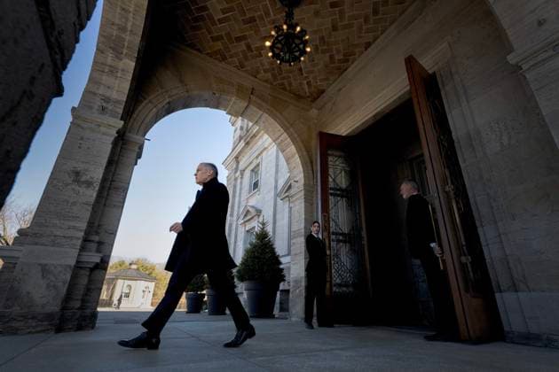 News Bilder des Tages March 23, 2025, Ottawa, On, CANADA: Prime Minister Mark Carney departs Rideau Hall to speak to media after asking the Governor General to dissolve Parliament and call an election, in Ottawa, Sunday, March 23, 2025. Ottawa CANADA  - ZUMAc35_ 20250323_zaf_c35_042 Copyright: xFrankxGunnx