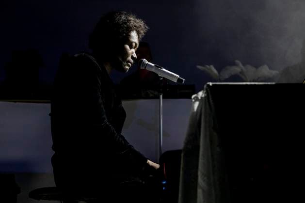 Bilder des Jahres 2025, Entertainment 03 März Entertainment Themen der Woche KW12 Entertainment Bilder des Tages Benjamin Clementine In Concert Benjamin Clementine performs in concert at Alcatraz in Milano, Italy, on March 23, 2025 Milano Italy Italy  Copyright: xMairoxCinquettix originalFilename: cinquetti-benjamin250323_npbdJ.jpg