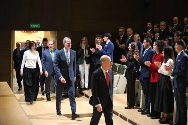 The King presents the Iberdrola Scholarships King Felipe VI presents the Iberdrola Scholarships at the Iberdrola Campus, on 24 March 2025, in San Agustín de Guadalix, Madrid Spain The scholarships contribute to excellence in the training of young people, providing them with a high degree of qualification that facilitates their access to their first job These scholarships promote the training of young professionals of high level in the field of energy, by pursuing studies in different areas of interest Computer Engineering, Mathematics and Big Data, Cybersecurity, Information and Communication Technologies, Business Administration, and Digital Marketing 24 MARCH 2025 Espana Copyright: xRafaelxBastantex 6600761