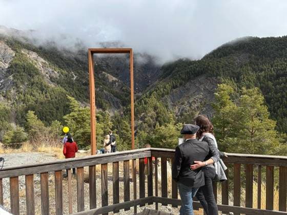 Bilder des Jahres 2025, News 03 März Germanwings 10 ans PHOTOPQR LA PROVENCE ERIC CAMOIN Le Vernet 24 03 2025 10ème anniversaire du crash de la Germanwings des familles vont se recueillir devant la stèle et sur les lieux du crash Le Vernet, France, march 24th 2025 On the 10th anniversary of the Germanwings crash, families will gather at the memorial and at the crash site A pilot committed suicide after crashing a plane 150 victims in the French Alps Le Vernet Alpes France  Copyright: xPHOTOPQR LAxPROVENCE MAXPPPxERICxCAMOINx 20250324PVL5214 20250324PVL5214