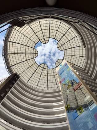 Creative Highlights World The Hotel Spiwak, a 5-star hotel with modern architecture and an open atrium in Cali, Colombia. Santiago de Cali Valle de Cauca Department Colombia Copyright: xJonxG.xFullerx xVWPicsx 9762-JGF-cityscapes-Cali-CO
